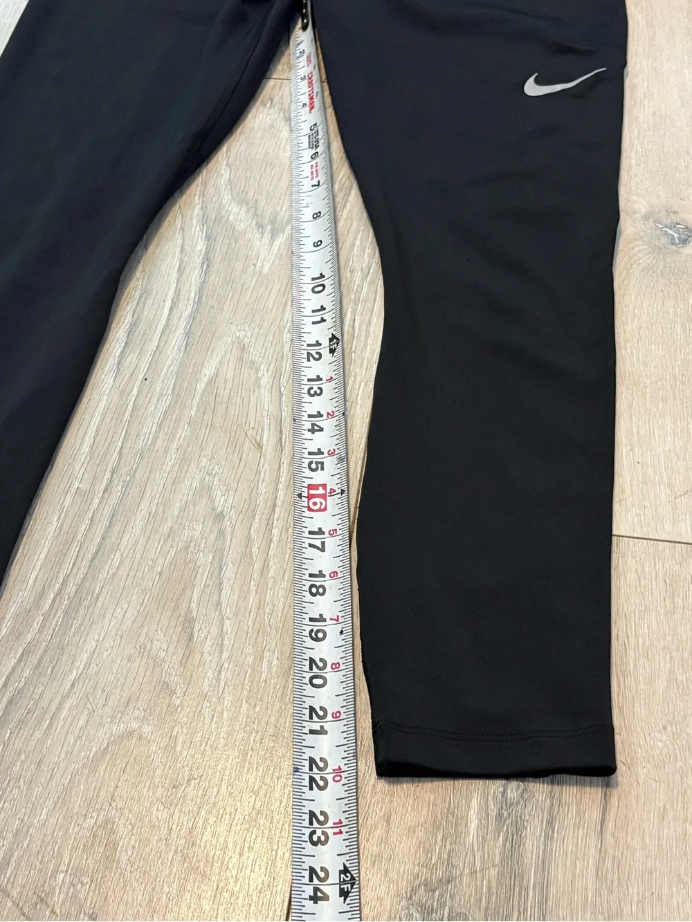 Nike Dri-FIT Women's Black Running Crop Leggings Zipper Pocket Size L